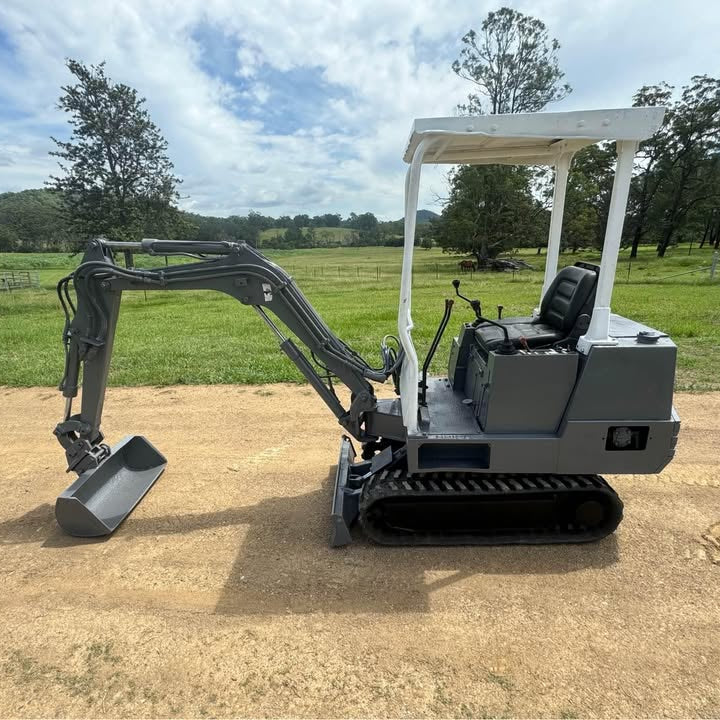 Takeuchi 1.5T Excavator and 3T Trailer